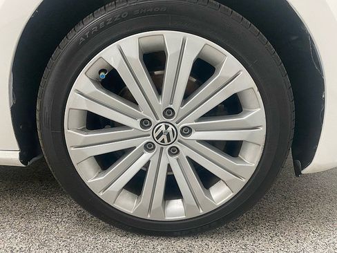 Used 2014 Volkswagen Passat 1.8T SEL Premium image 22