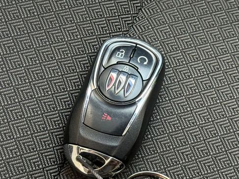 Used 2025 Buick Encore GX Preferred AWD/4WD image 22