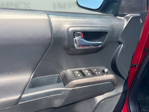 Used 2017 Toyota Tacoma TRD Pro AWD/4WD image 23
