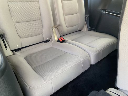 Used 2018 Ford Explorer XLT image 14