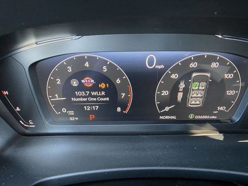 Used 2023 Honda Pilot Elite image 14