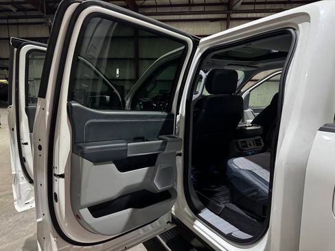 Used 2023 Ford F150 Limited image 16