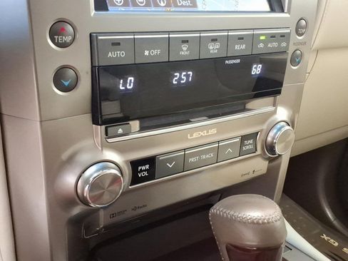 Used 2015 Lexus GX 460 GX 460 Sport Utility 4D w/ Premium Package AWD/4WD image 16