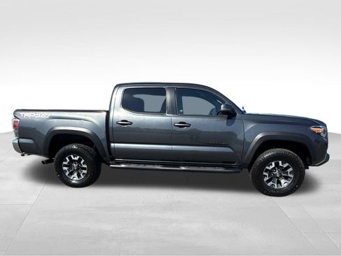 Used 2023 Toyota Tacoma TRD Off-Road w/ Black Out Package (TMS) AWD/4WD image 2