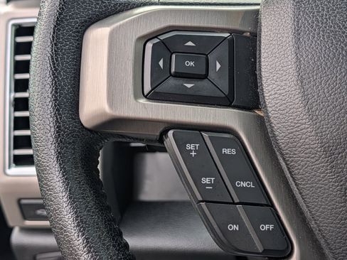 Used 2015 Ford F150 Platinum image 34