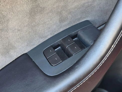 Used 2021 Tesla Model Y Long Range image 25