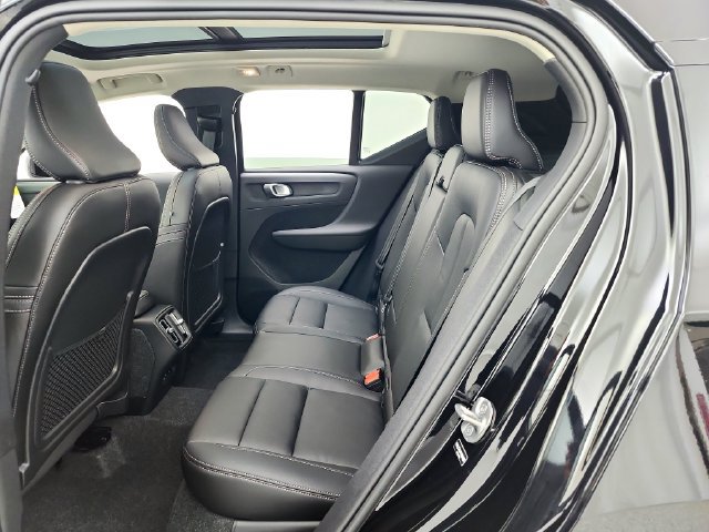 New 2026 Volvo XC40 B5 Core w/ Protection Package Premier AWD/4WD image 30