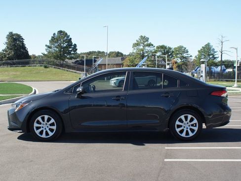 Used 2024 Toyota Corolla LE image 10