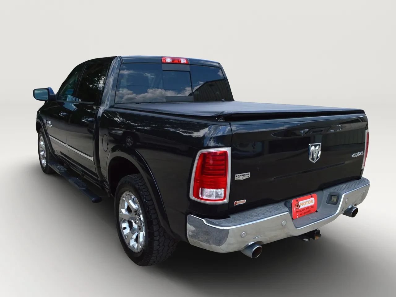 Used 2015 RAM 1500 Laramie w/ Convenience Group AWD/4WD image 6