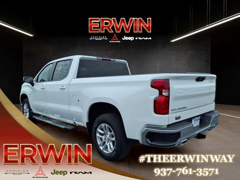Used 2022 Chevrolet Silverado 1500 LT AWD/4WD image 5