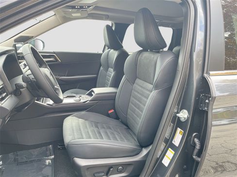 New 2025 Mitsubishi Outlander SE image 22