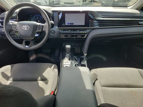 Used 2025 Toyota Camry LE FWD image 13