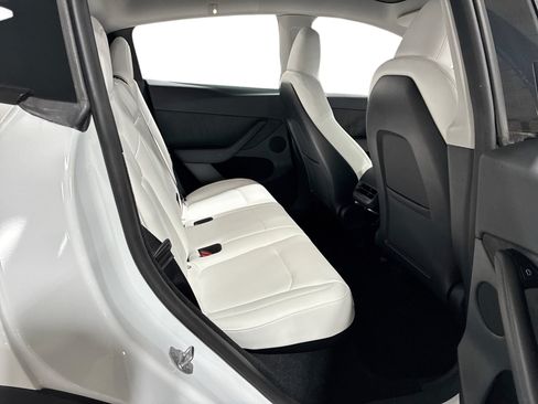 Certified 2023 Tesla Model Y Long Range AWD/4WD image 11