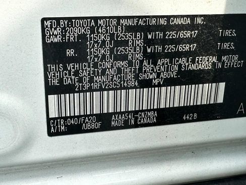 Used 2025 Toyota RAV4 XLE AWD/4WD image 24