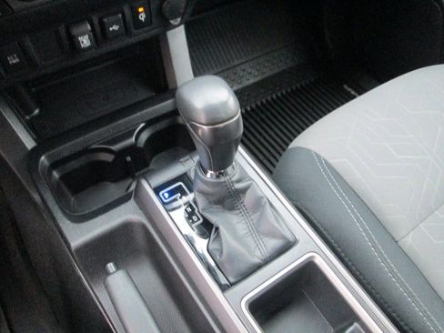 Used 2021 Toyota Tacoma TRD Sport AWD/4WD image 15