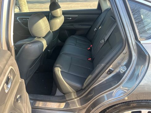 Used 2016 Nissan Altima 2.5 SL w/ 2.5 Technology Package image 19