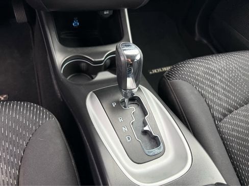 Used 2017 Dodge Journey SE FWD image 28