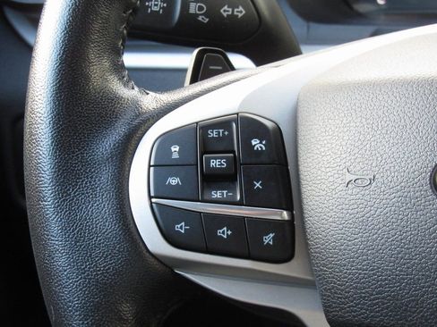 Used 2021 Ford Explorer XLT w/ Equipment Group 202A image 28