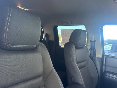Certified 2022 Nissan Frontier SV RWD image 18