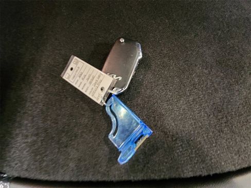 Used 2023 Kia Niro LX image 32