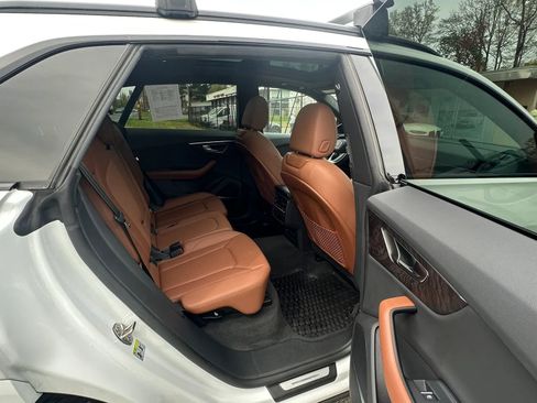 Used 2021 Audi Q8 Premium Plus w/ Premium Plus Package AWD/4WD image 28