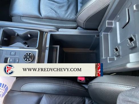 Used 2025 Nissan Pathfinder SL AWD/4WD image 25