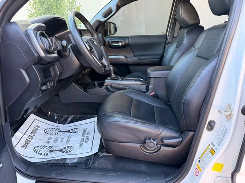 Used 2019 Toyota Tacoma TRD Off-Road w/ TRD Premium Off Road Package RWD image 16