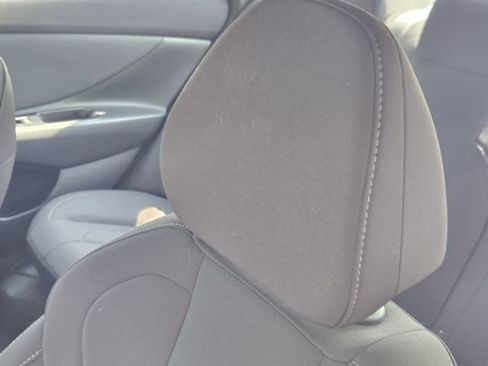 Certified 2025 Hyundai Elantra Sport FWD image 12