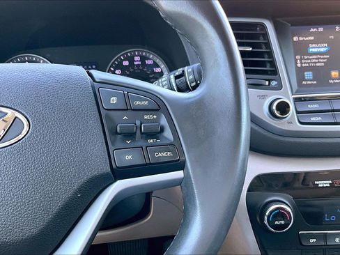 Used 2018 Hyundai Tucson Value w/ Cargo Package FWD image 19
