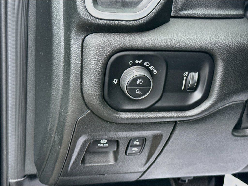Used 2022 RAM 1500 Big Horn RWD image 11
