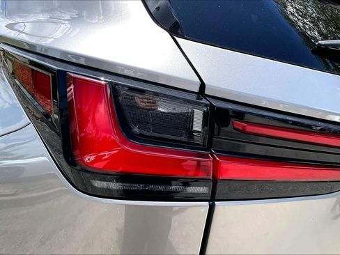 Used 2024 Lexus NX 250 FWD w/ Towing Package (2000 Lbs) image 29