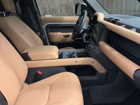 New 2026 Land Rover Defender 130 X-Dynamic SE AWD/4WD image 11