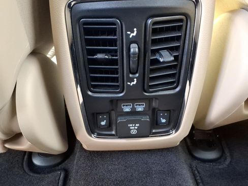 Used 2018 Jeep Grand Cherokee Limited RWD image 17