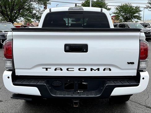 Used 2023 Toyota Tacoma TRD Off-Road w/ TRD Premium Off Road Package AWD/4WD image 5