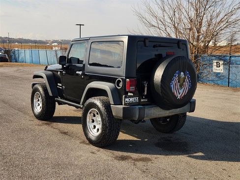 Used 2018 Jeep Wrangler Sport image 3