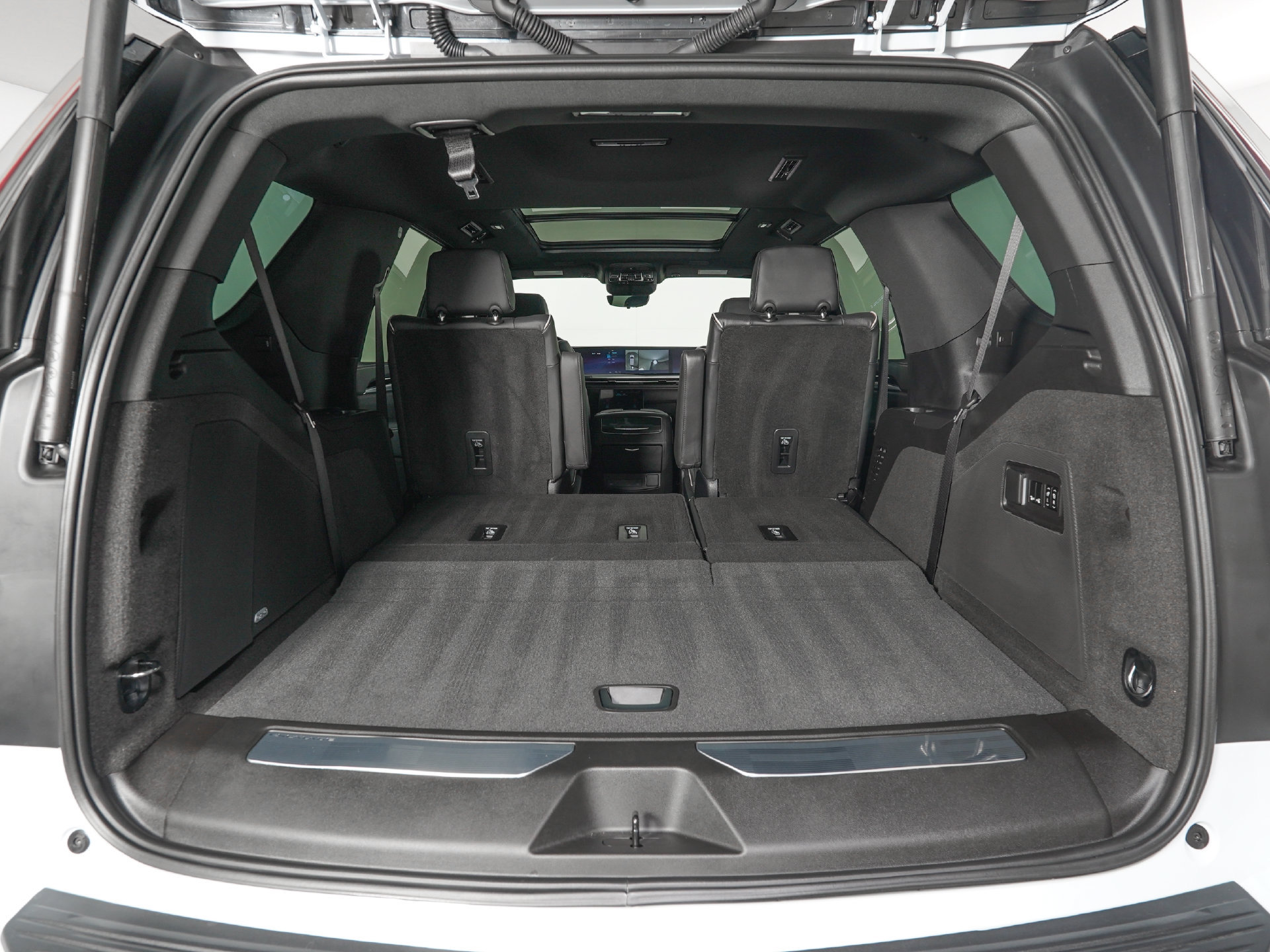 Used 2026 Cadillac Escalade Sport w/ Touring Package AWD/4WD image 12