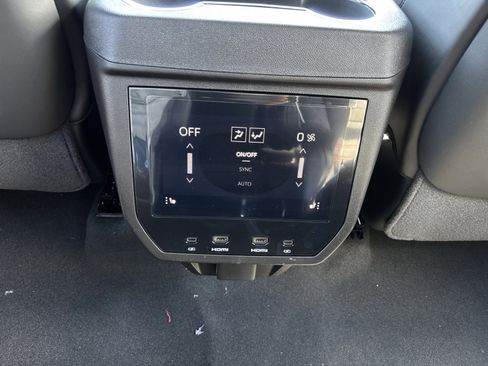 New 2026 GMC Yukon XL AT4 Ultimate AWD/4WD image 26