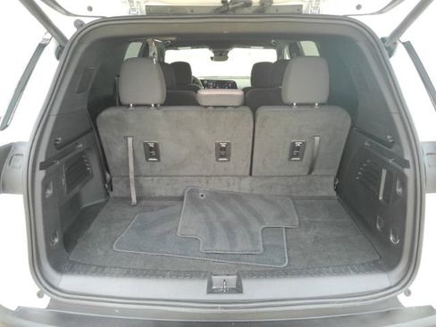 Used 2026 Chevrolet Traverse LT w/ Driver Confidence Package FWD image 24