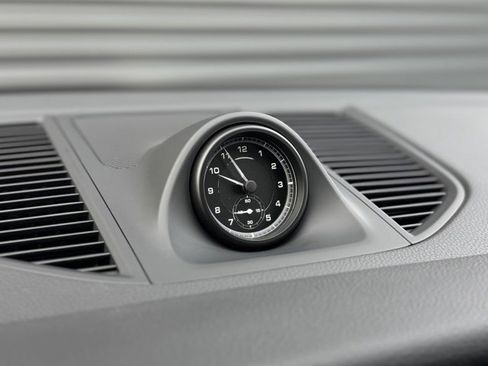 New 2026 Porsche Macan image 24