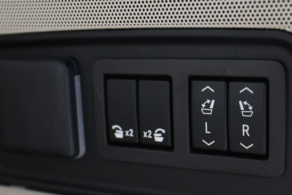 Used 2023 Cadillac Escalade Premium Luxury Platinum AWD/4WD image 14