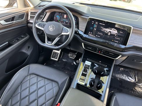 Certified 2025 Volkswagen Atlas SEL Premium R-Line image 12