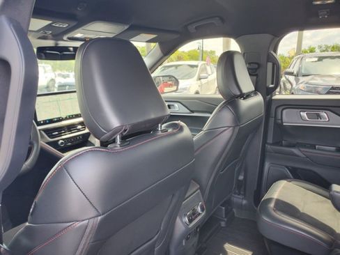 Used 2025 Ford Explorer ST RWD image 28
