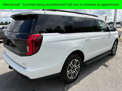 Used 2025 Ford Expedition Max Active AWD/4WD image 3