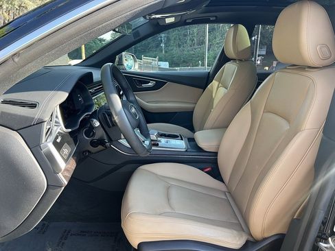Used 2023 Audi Q8 Prestige image 24