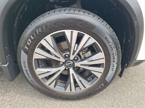 Certified 2023 Nissan Rogue SV AWD/4WD image 8