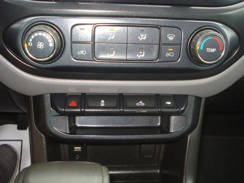 Used 2016 Chevrolet Colorado W/T w/ WT Convenience Package AWD/4WD image 33