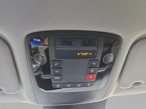 New 2026 Kia Carnival EX FWD image 23