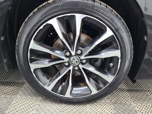 Used 2018 Toyota Corolla SE FWD image 15