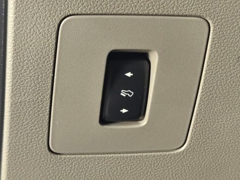 Used 2015 Ford F150 XLT w/ Equipment Group 301A Mid AWD/4WD image 10
