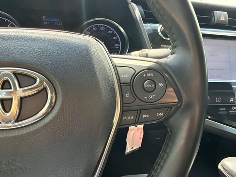 Used 2020 Toyota Camry SE FWD image 16